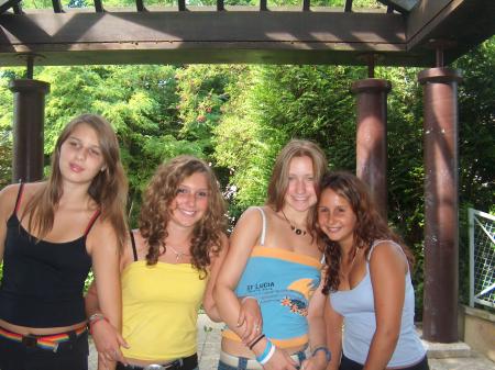 sas, maragux, laura, lauriane