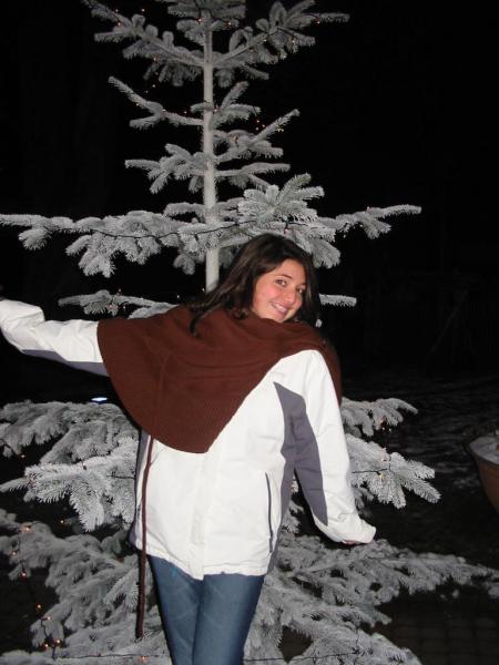 moi devan un arbre un pe maigrichon fo dire...